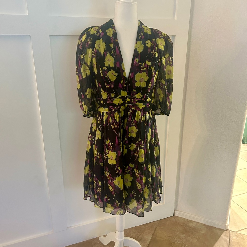 Cue Neon Rose Puff Sleeve Dress size 4-6